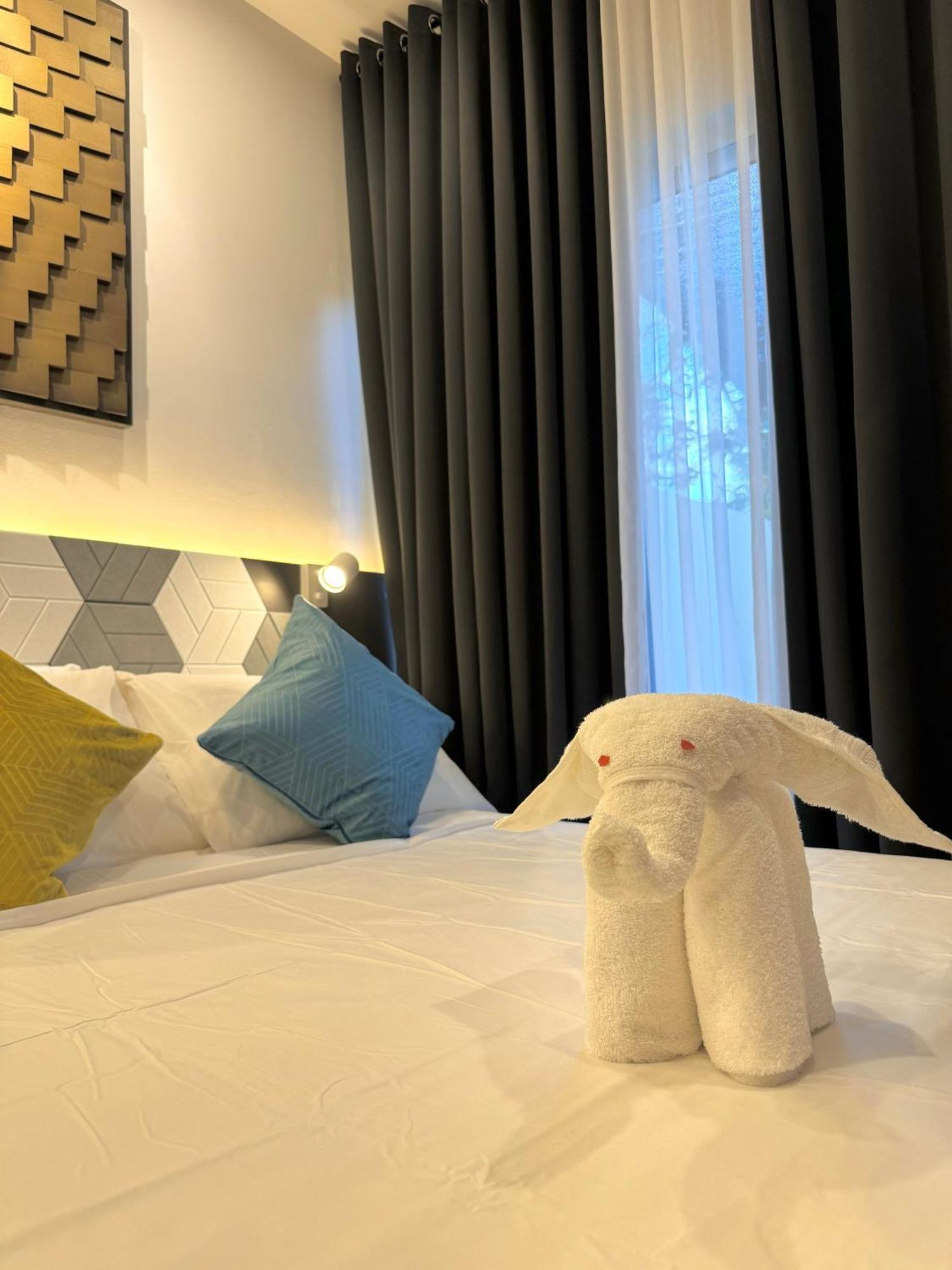 Fullerton Suites Puting Kahoy エクステリア 写真