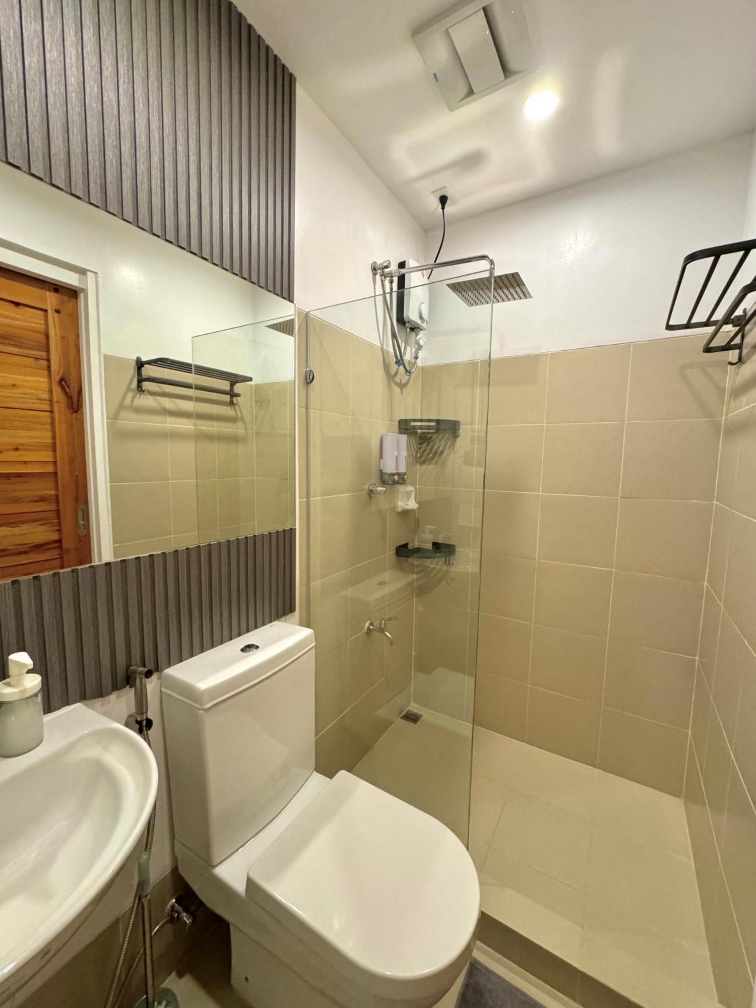 Fullerton Suites Puting Kahoy エクステリア 写真